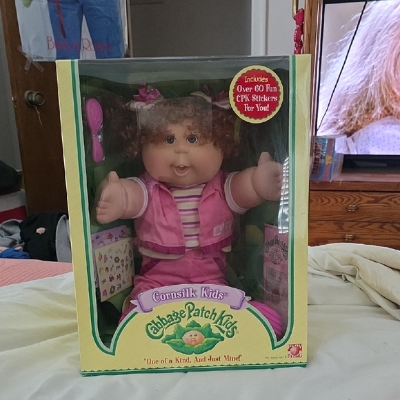 Cabbage Patch Kids Cornsilk Doll with Pink Outfit - Picture 1 of 4